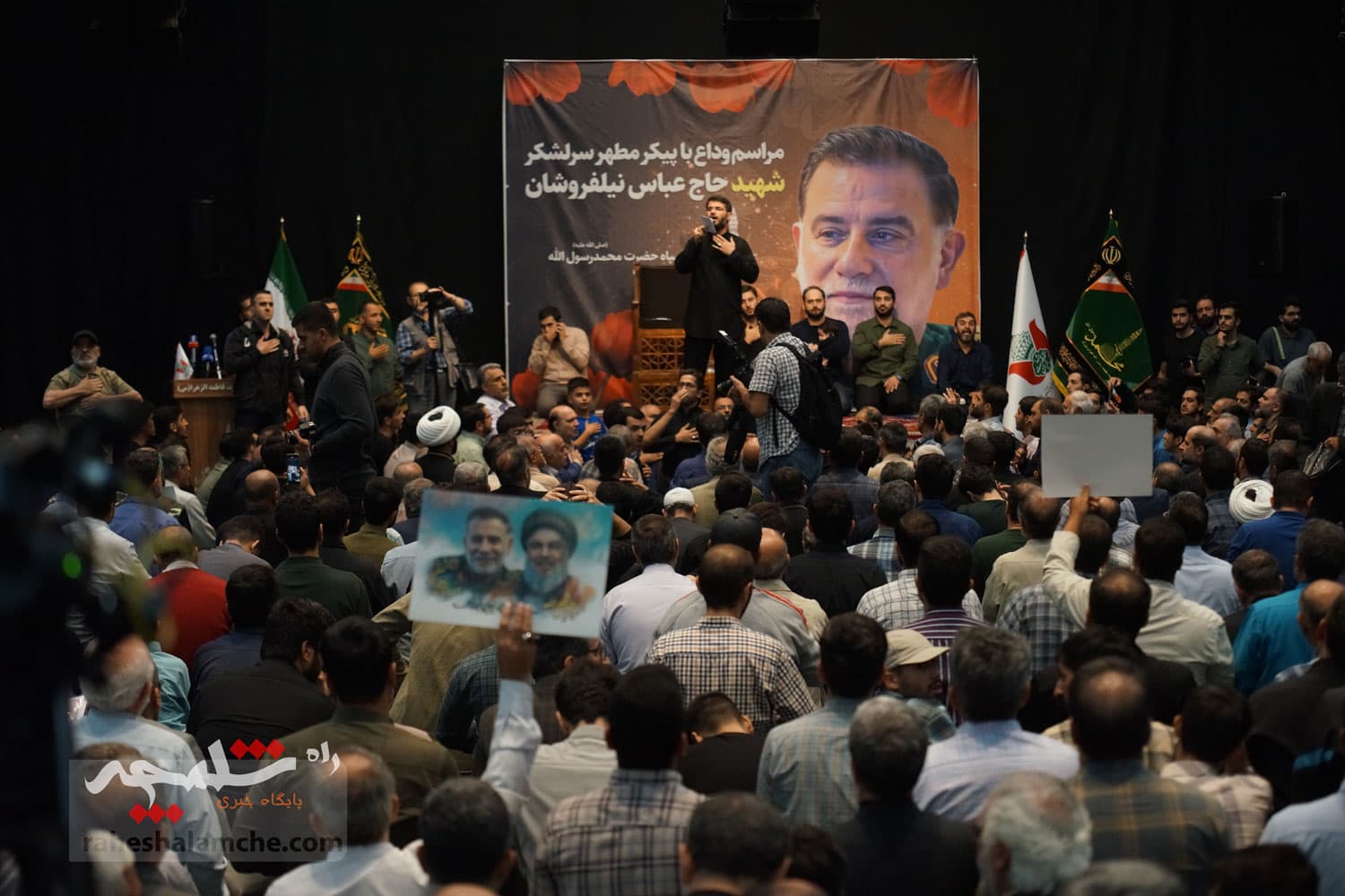 وداع باشکوه با پیکر مطهر شهید راه قدس +تصاویر — تصویر 38