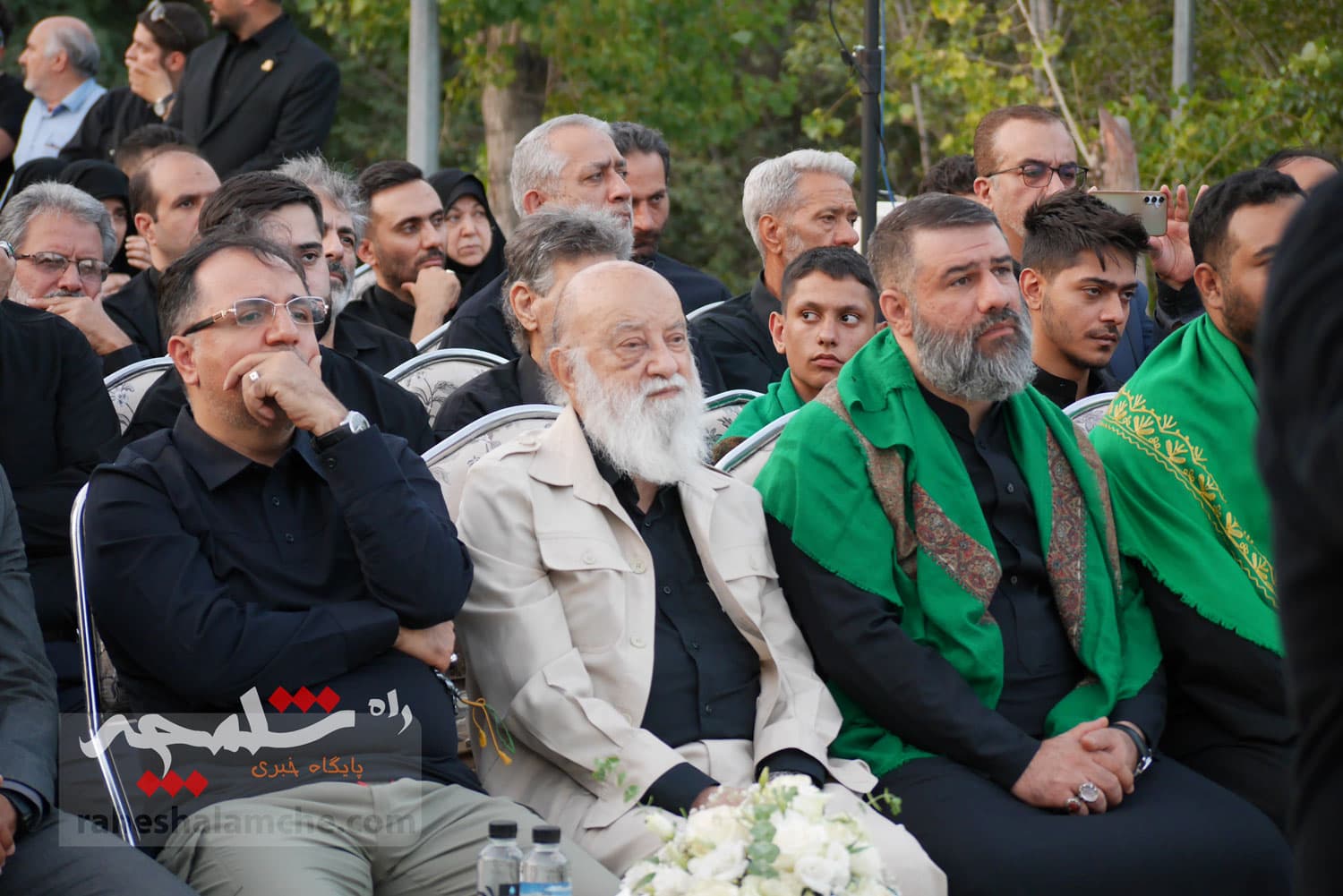 تهران با اهتزاز بزرگترین پرچم عزای حسینی در جهان به استقبال محرم رفت +تصاویر — تصویر 29