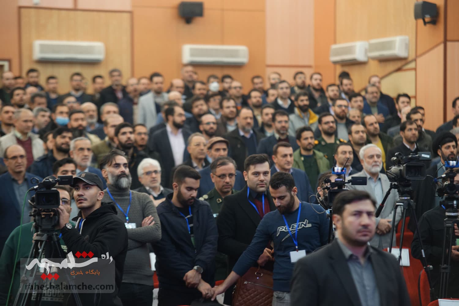 تجلیل از منتخبان جشنواره پژوهشی و فناوری در دانشگاه جامع امام حسین(ع) +تصاویر — تصویر 39