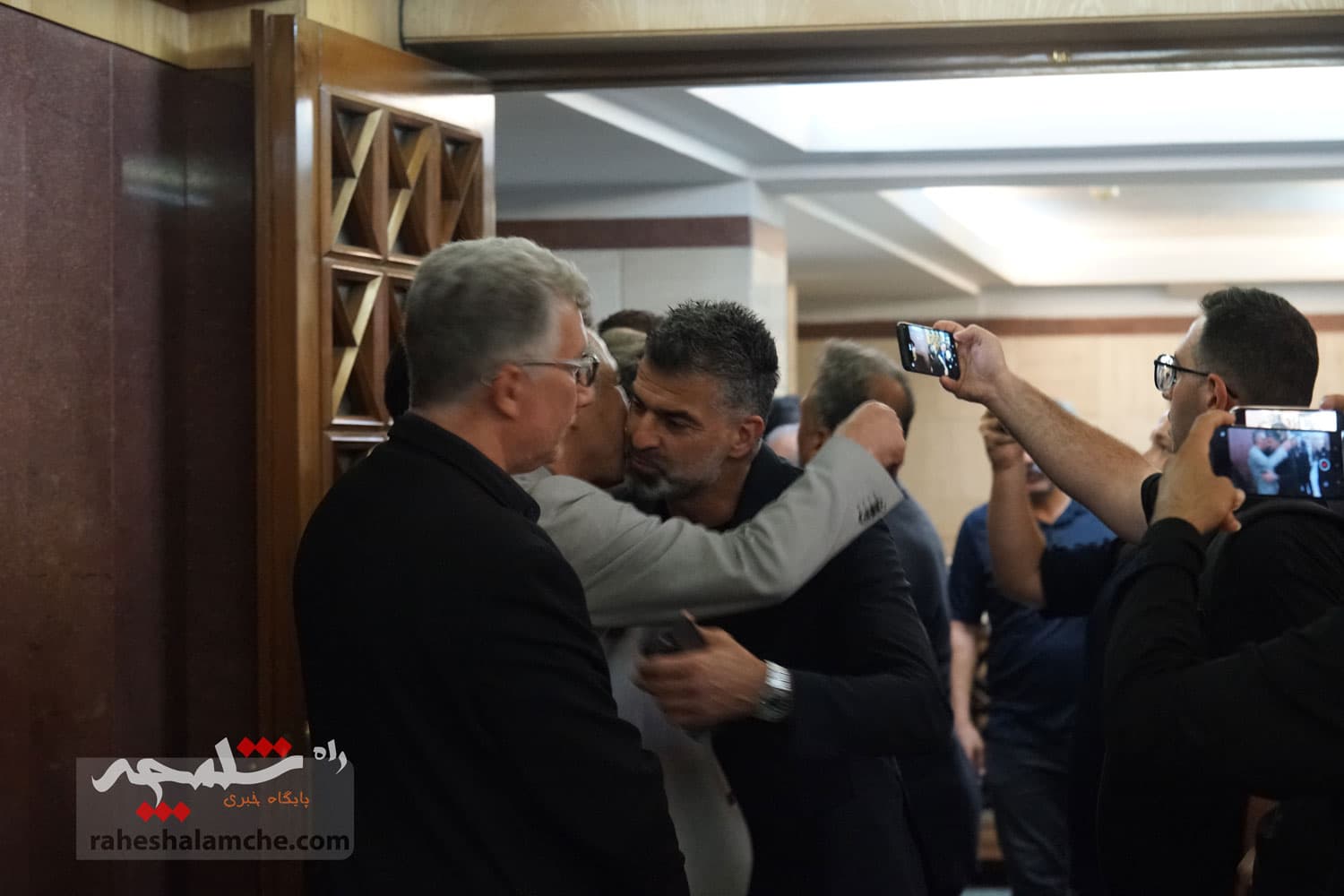 مراسم ختم پدر خداداد عزیزی چه کسانی بودند؟ +تصاویر(1) — تصویر 29
