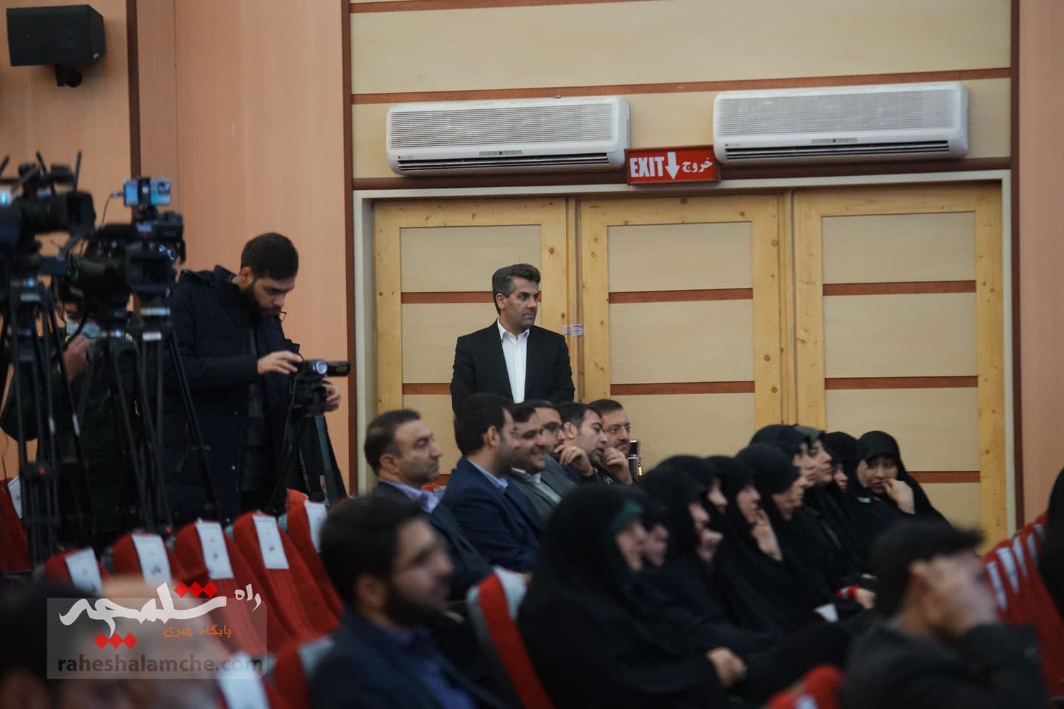 تجلیل از منتخبان جشنواره پژوهشی و فناوری در دانشگاه جامع امام حسین(ع) +تصاویر — تصویر 24