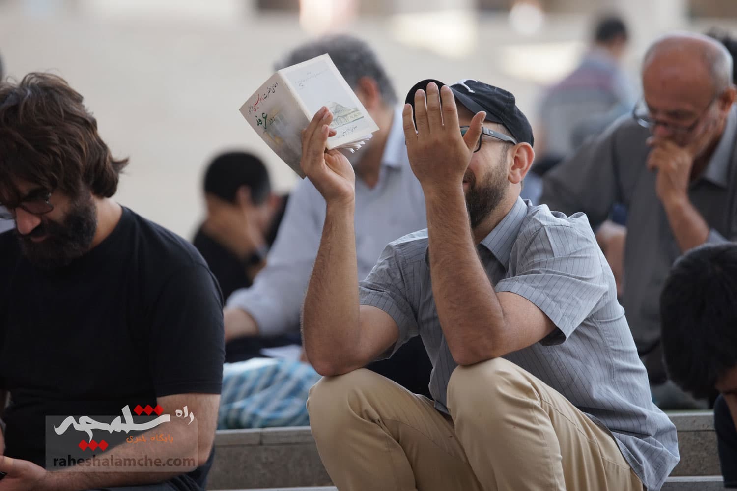 مراسم دعای عرفه در مصلی امام خمینی(ره) برگزار شد +تصاویر — تصویر 46