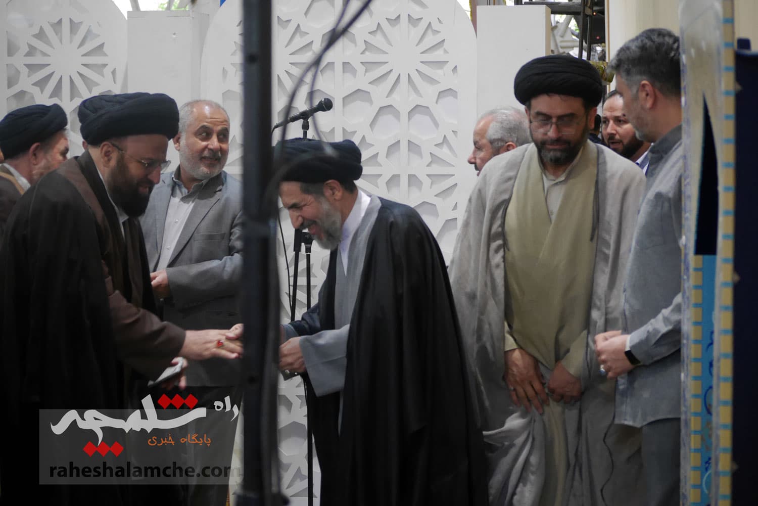 نماز جمعه 15 فروردین تهران برگزار شد +تصاویر — تصویر 58