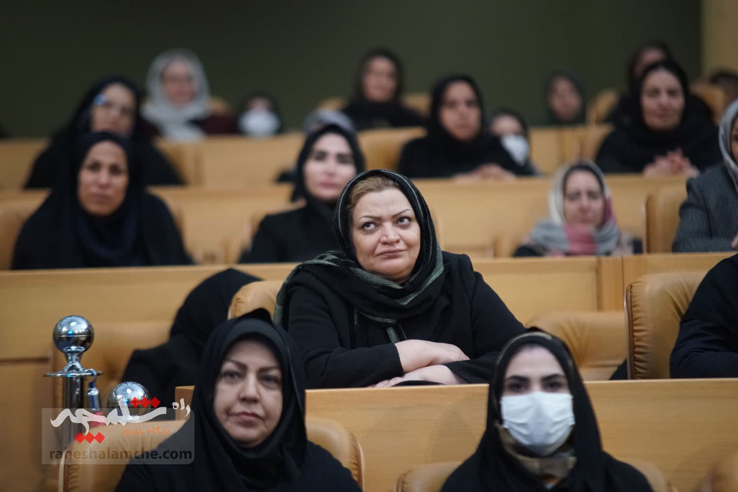 آیین تجلیل از طرحهای برگزیده اشتغال آفرین در کمیته امداد با حضور پزشکیان +تصاویر — تصویر 11