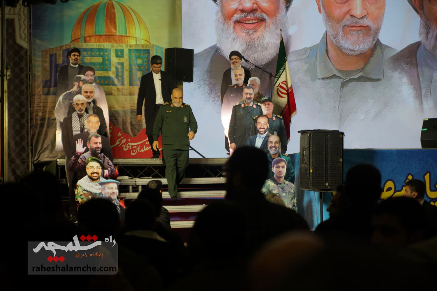 مراسم گرامیداشت شهید سیدحسن نصرالله در مصلی تهران برگزار شد +تصاویر — تصویر 76