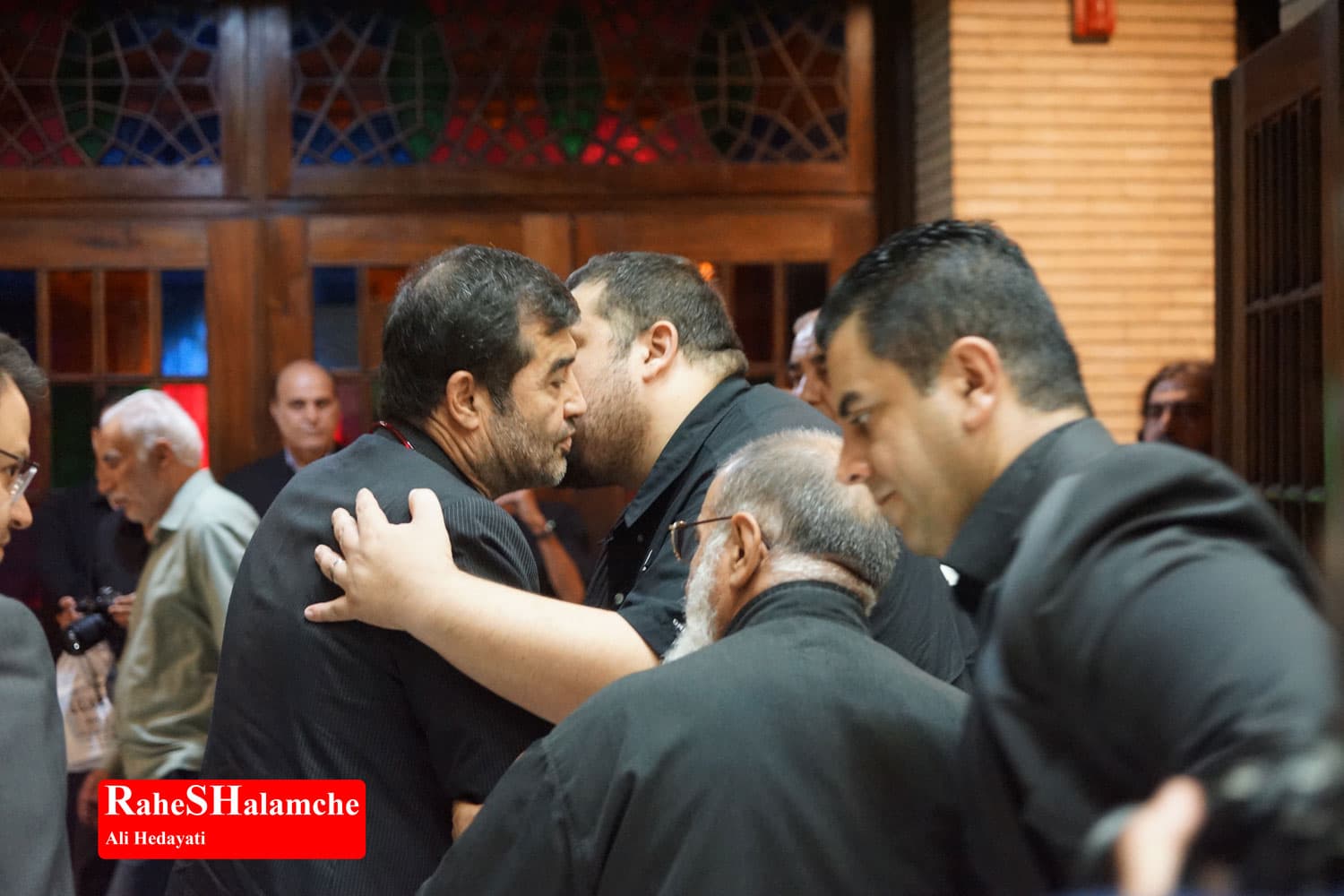مراسم ختم رضا سوختهسرایی در غیاب مازندرانیها +تصاویر — تصویر 93