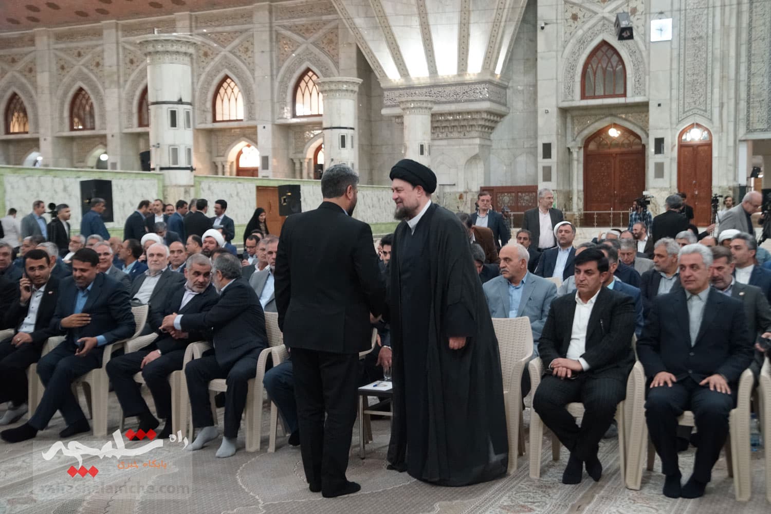 حضور نمایندگان مجلس در حرم امام خمینی(ره) +تصاویر — تصویر 15