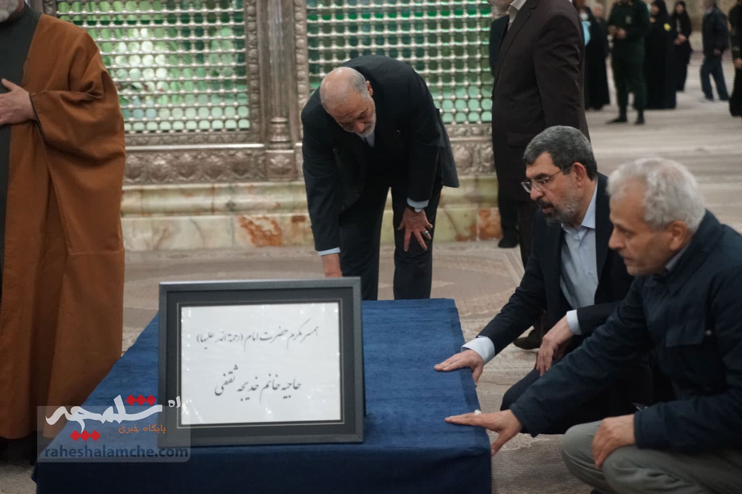 تجدید میثاق اعضای مجمع تشخیص با آرمانهای امام راحل +تصاویر — تصویر 24