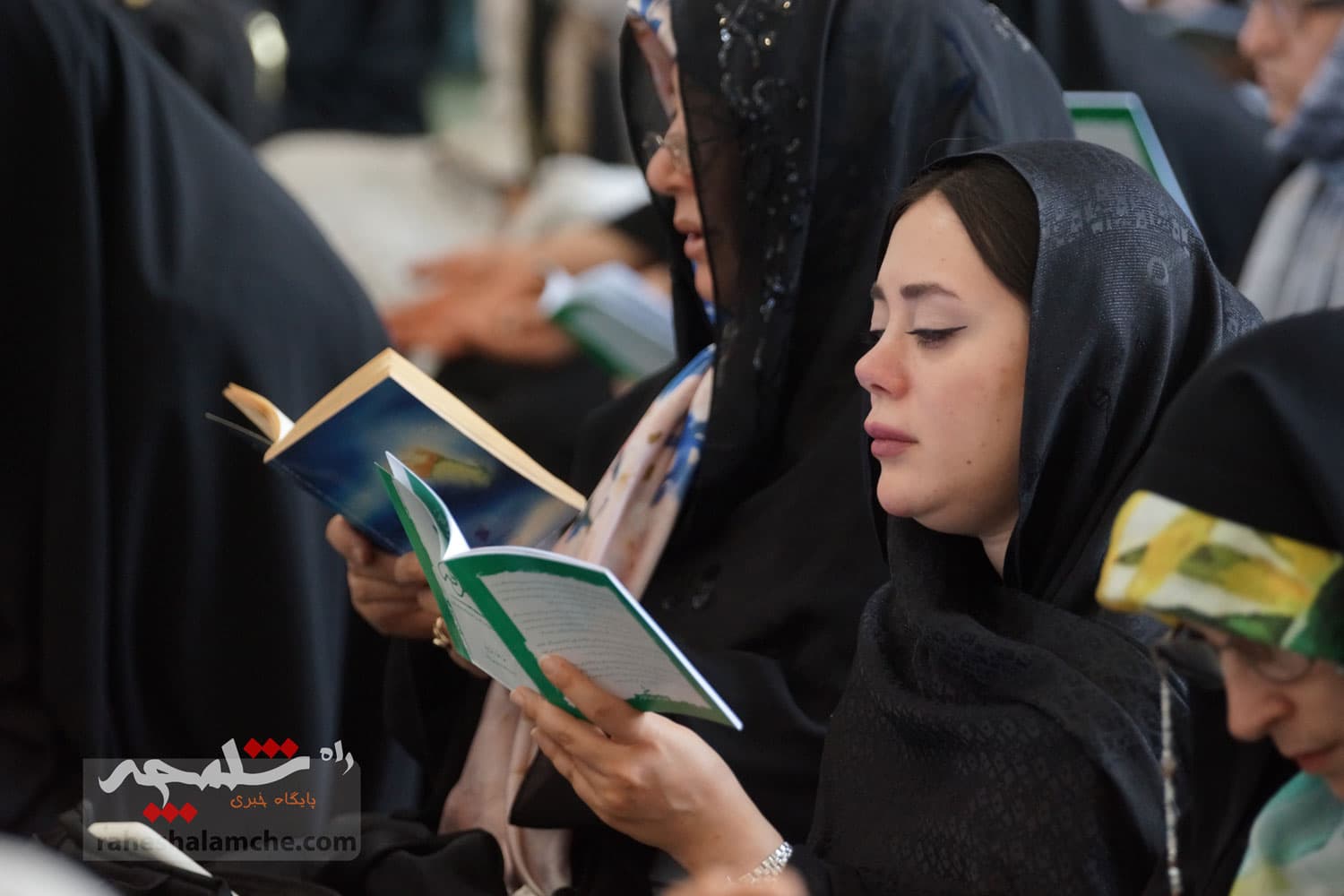 مراسم دعای عرفه در مصلی امام خمینی(ره) برگزار شد +تصاویر — تصویر 29