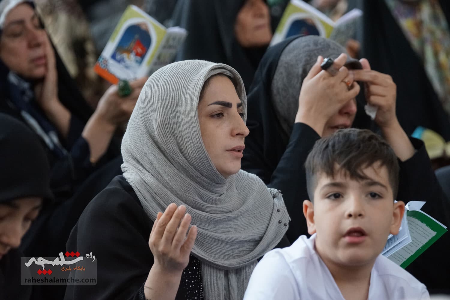 مراسم دعای عرفه در مصلی امام خمینی(ره) برگزار شد +تصاویر — تصویر 115