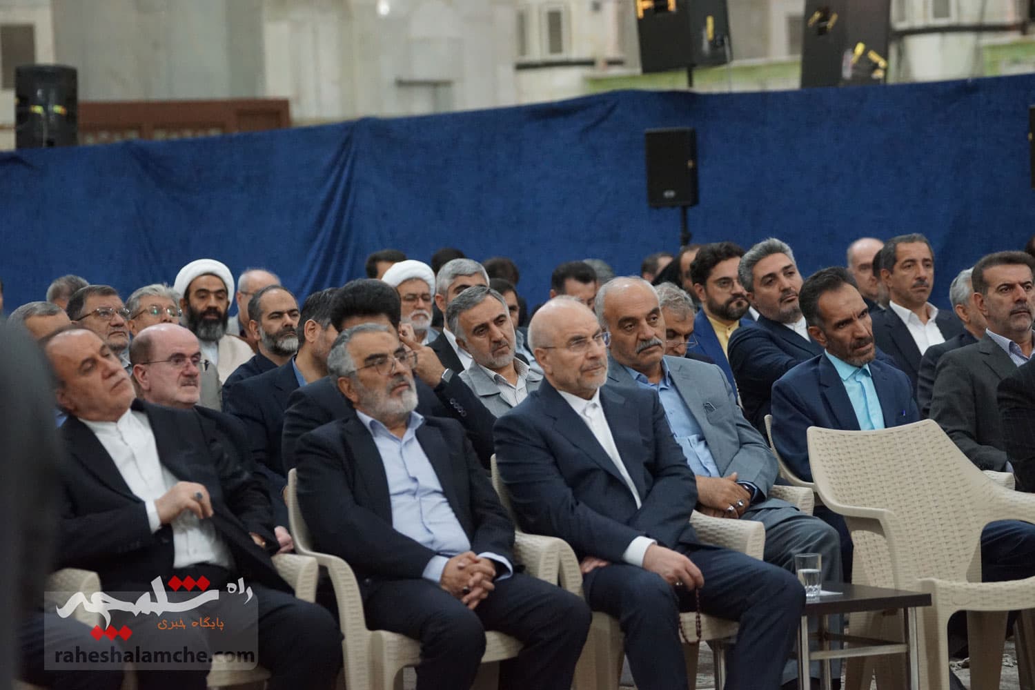 حضور نمایندگان مجلس در حرم امام خمینی(ره) +تصاویر — تصویر 65