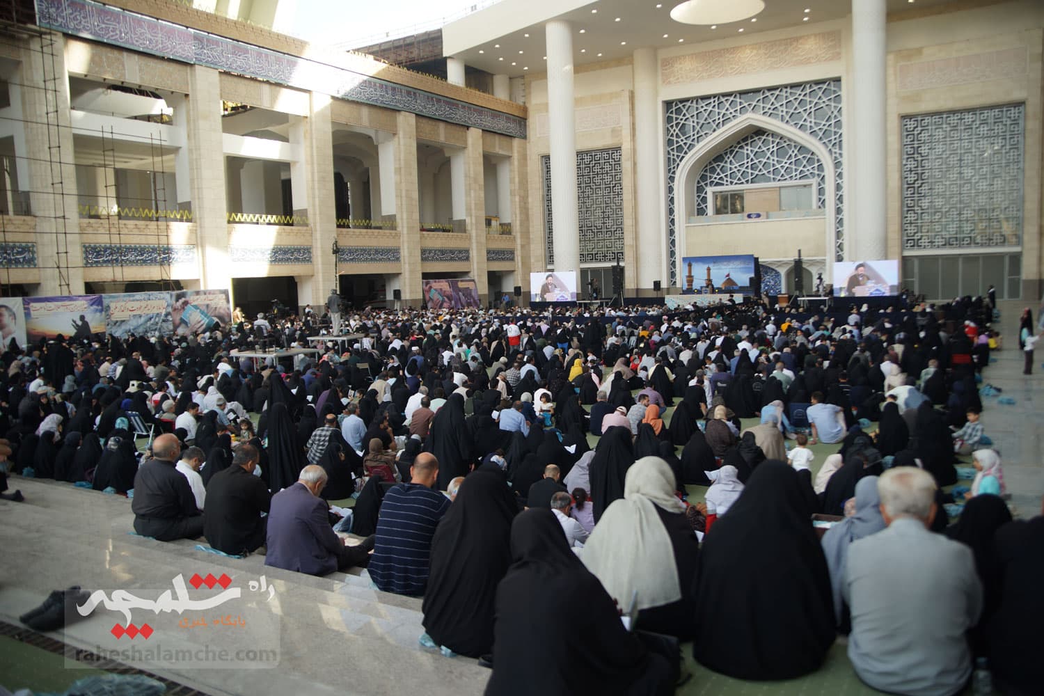 مراسم دعای عرفه در مصلی امام خمینی(ره) برگزار شد +تصاویر — تصویر 37
