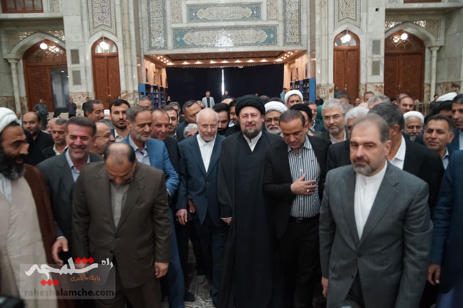 حضور نمایندگان مجلس در حرم امام خمینی(ره) +تصاویر — تصویر 11