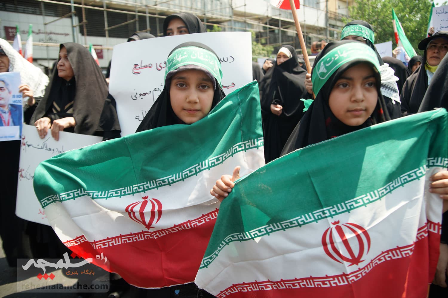 تجمع مردم تهران در محکومیت اقدام رژیم پلید صهیونیستی +تصاویر — تصویر 23