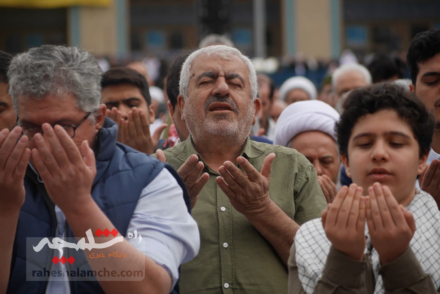 گزارش تصویری اختصاصی راه شلمچه از نماز عید فطر به امامت رهبر انقلاب — تصویر 82