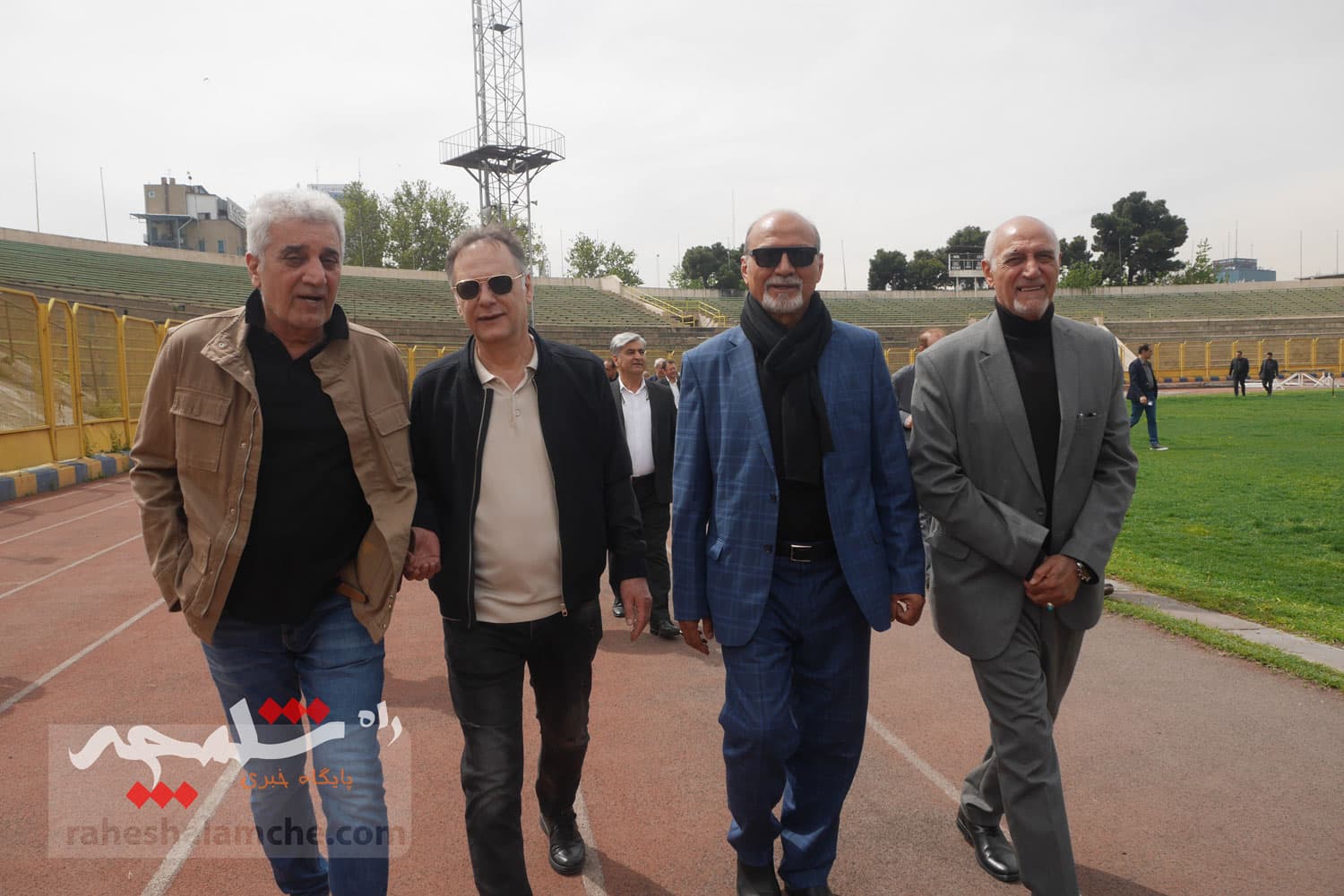چه کسانی در مراسم تشییع پیکر «عمو ظلی» حضور دارشتند +تصاویر — تصویر 99