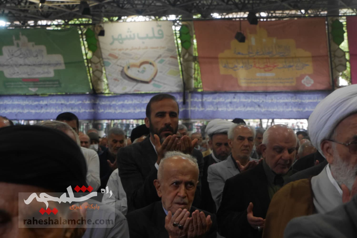 نماز جمعه 15 فروردین تهران برگزار شد +تصاویر — تصویر 65