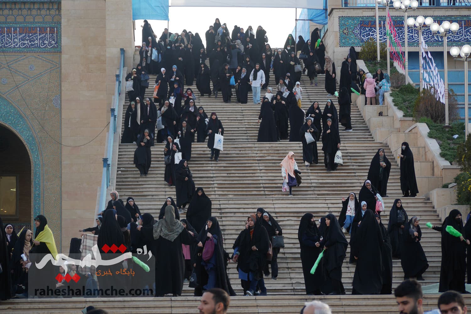 گزارش تصویری اختصاصی راه شلمچه از نماز عید فطر به امامت رهبر انقلاب — تصویر 13