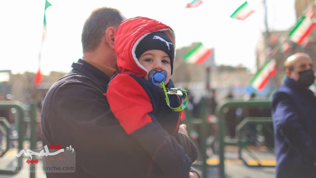 تصاویری از حاشیههای راهپیمایی 22 بهمن تهران — تصویر 21