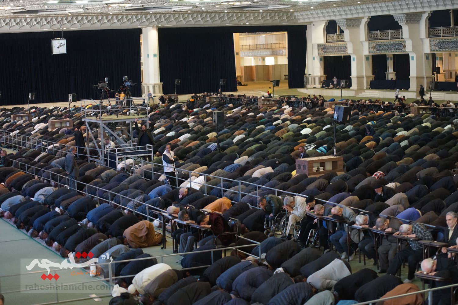 نماز جمعه تهران در آستانه ماه مبارک رمضان برگزار شد +تصاویر — تصویر 86