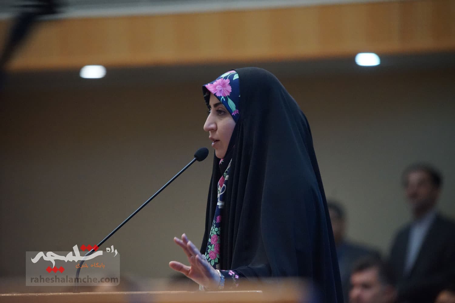 آیین تجلیل از طرحهای برگزیده اشتغال آفرین در کمیته امداد با حضور پزشکیان +تصاویر — تصویر 66