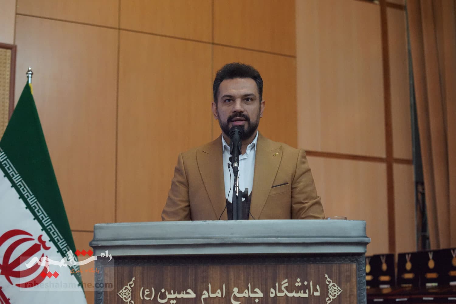 تجلیل از منتخبان جشنواره پژوهشی و فناوری در دانشگاه جامع امام حسین(ع) +تصاویر — تصویر 84