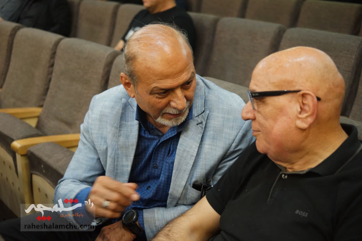 حضور بزرگان فوتبال کشور در ختم پدر خداداد عزیزی +تصاویر(2) — تصویر 54