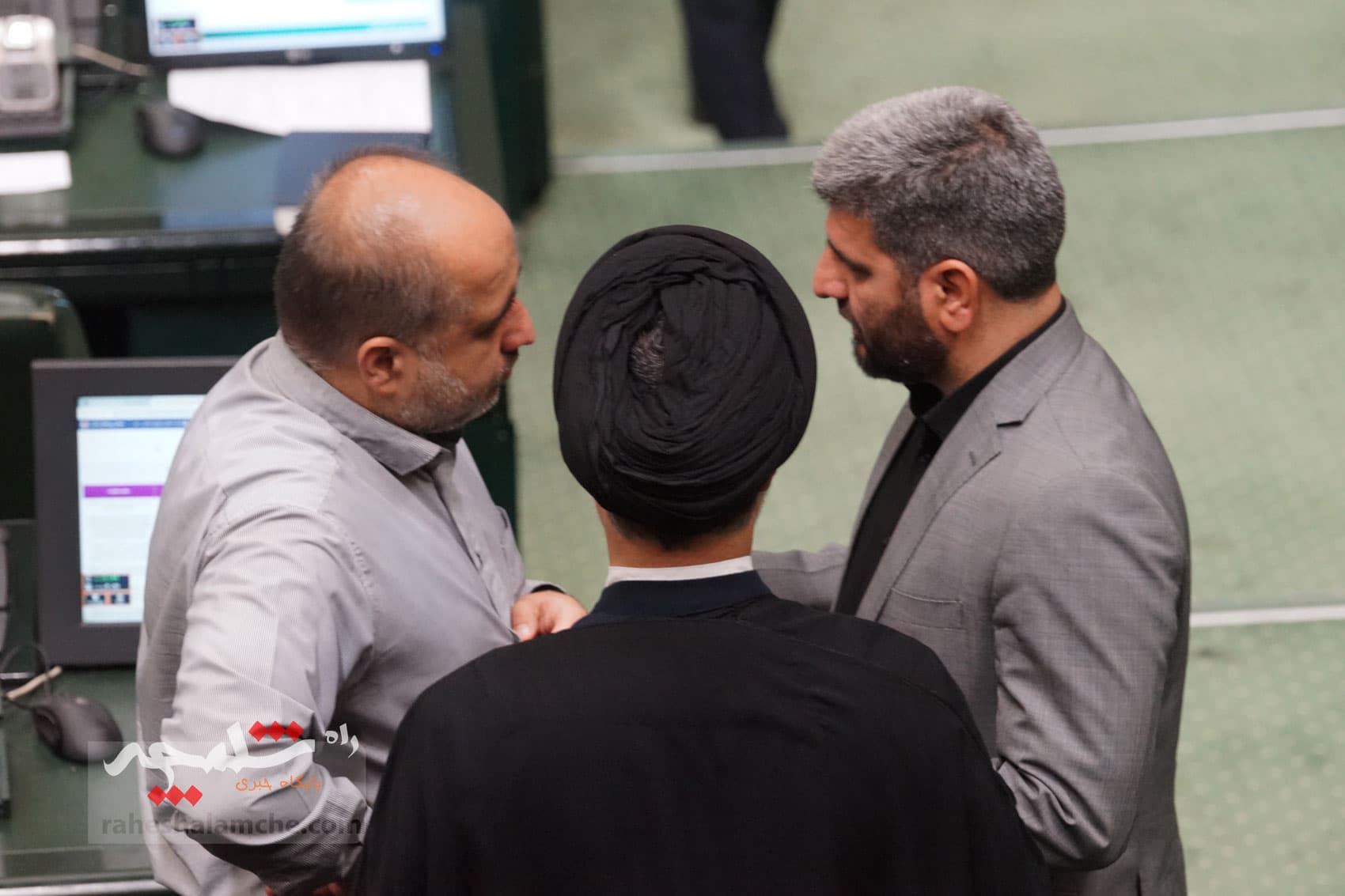 حاشیههای امروز صحن علنی مجلس در آستانه روز خبرنگار +تصاویر — تصویر 27