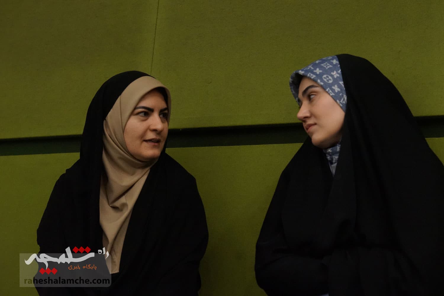 وزیر اقتصاد با 182 رای برکنار شد +تصاویر حاشیهها — تصویر 147