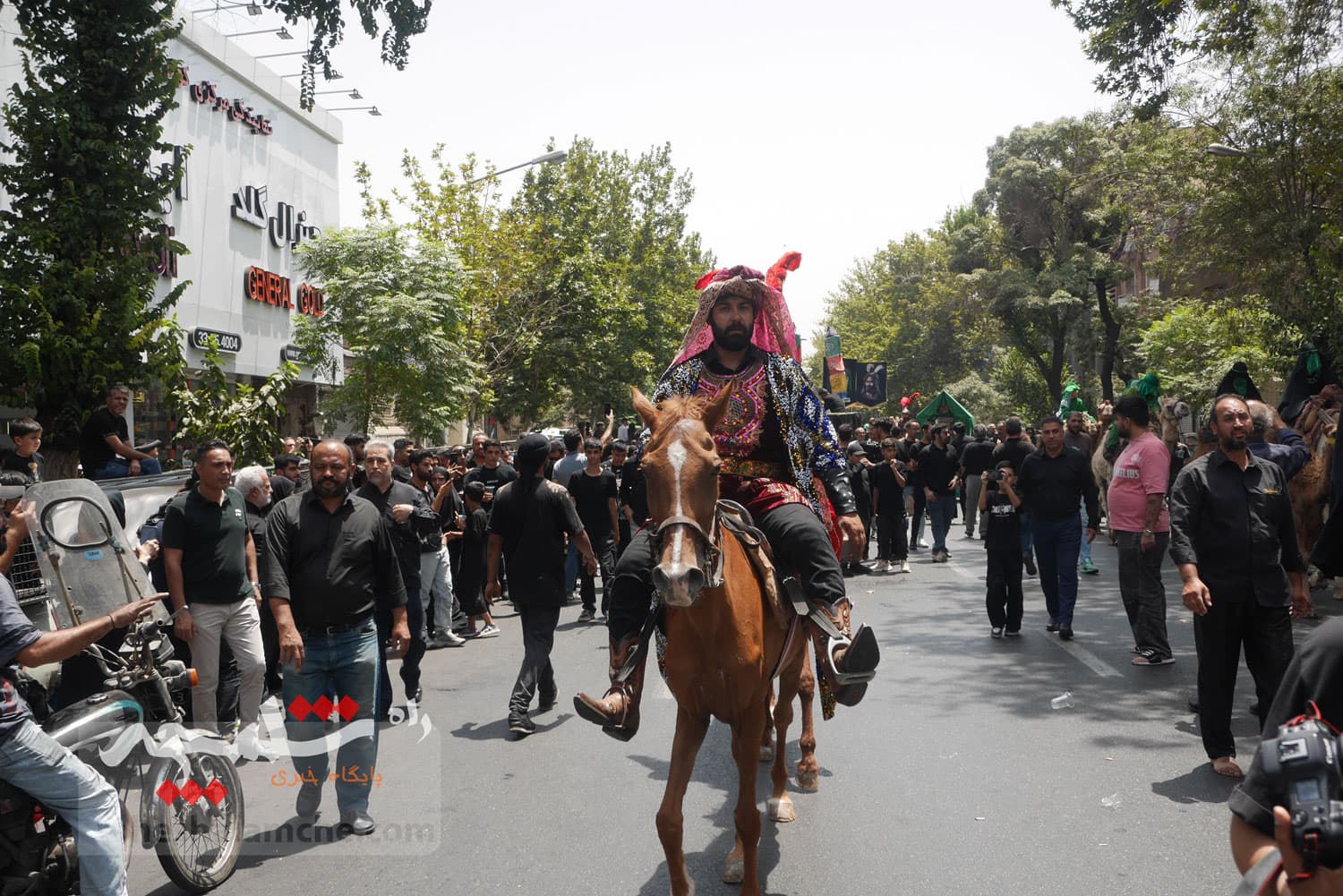 دسته عزادارای خاص در تهران +تصاویر — تصویر 49