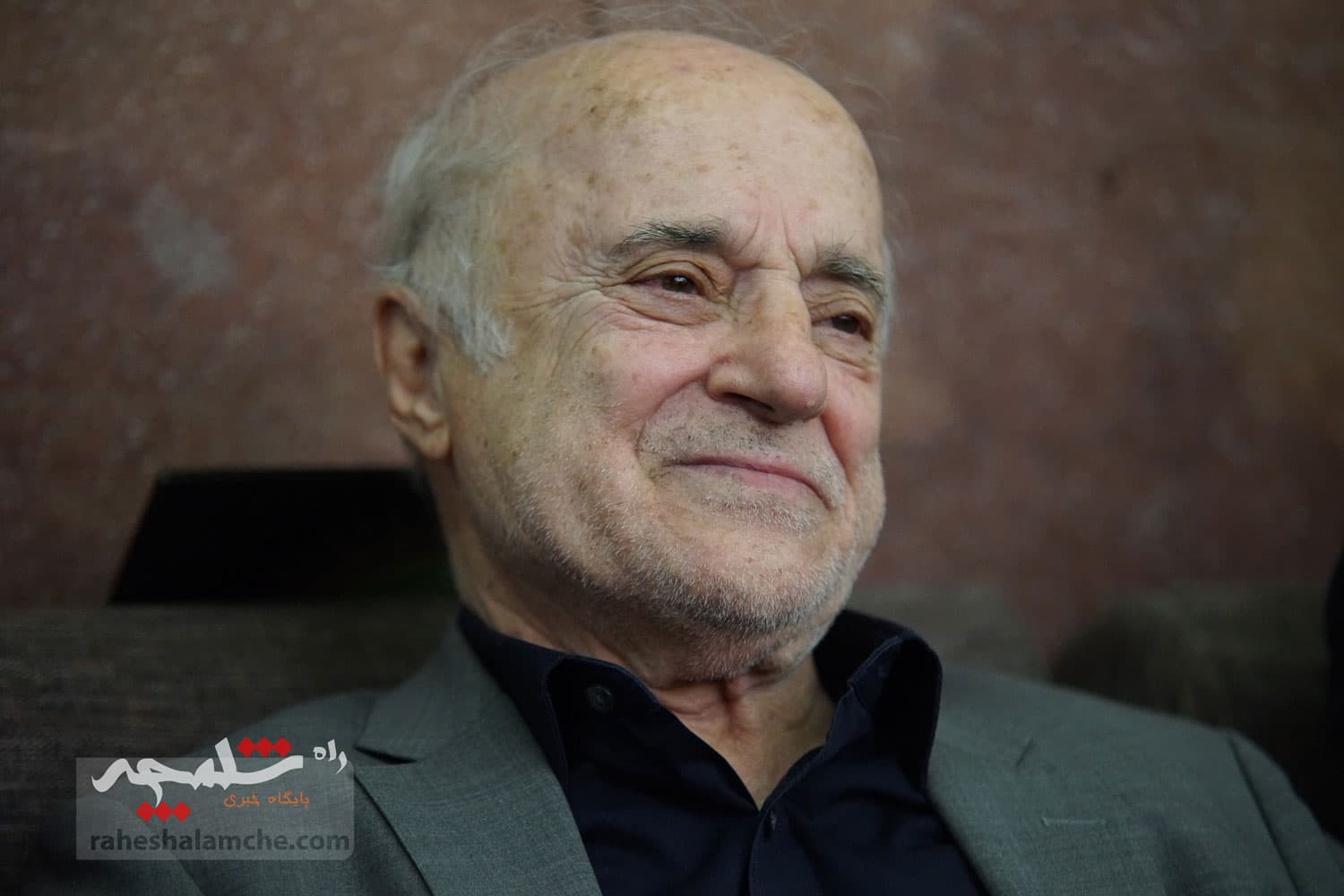 حضور بزرگان فوتبال کشور در ختم پدر خداداد عزیزی +تصاویر(2) — تصویر 14
