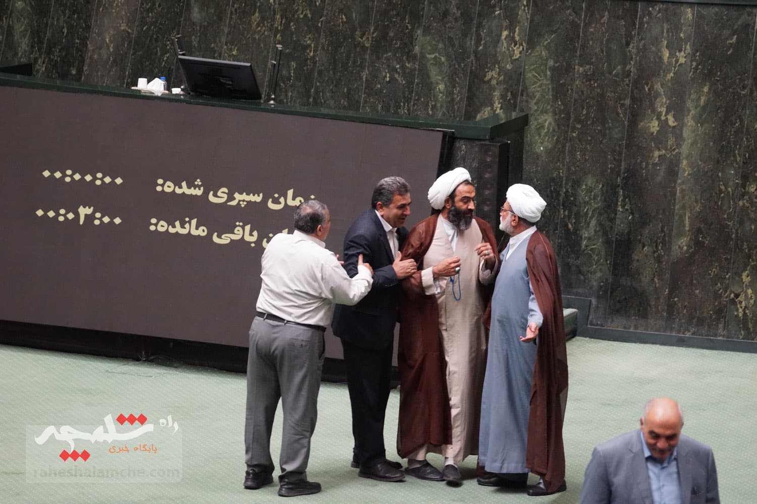 گزارش تصویری حاشیههای امروز صحن علنی مجلس — تصویر 41