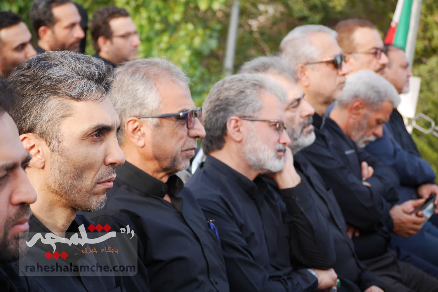 تهران با اهتزاز بزرگترین پرچم عزای حسینی در جهان به استقبال محرم رفت +تصاویر — تصویر 11