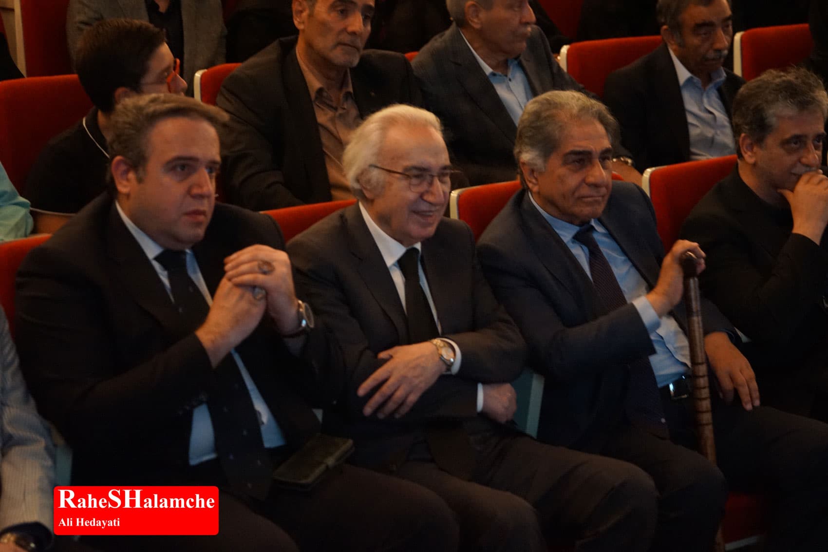 پزشکیان پا به توپ شد +تصاویر — تصویر 57