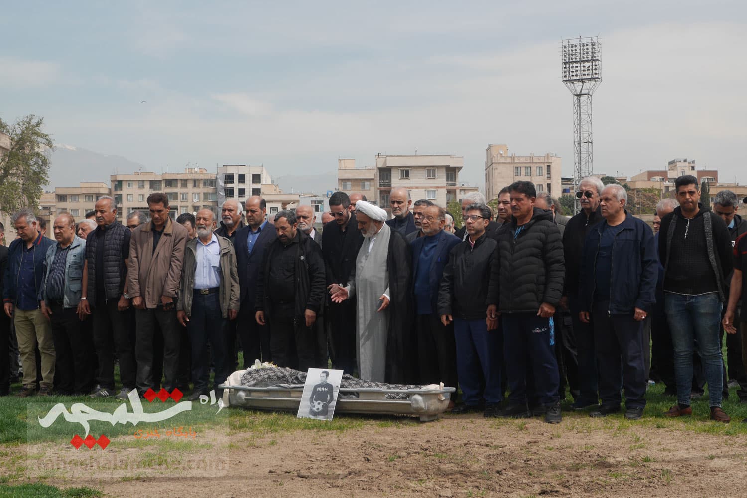 چه کسانی در مراسم تشییع پیکر «عمو ظلی» حضور دارشتند +تصاویر — تصویر 115