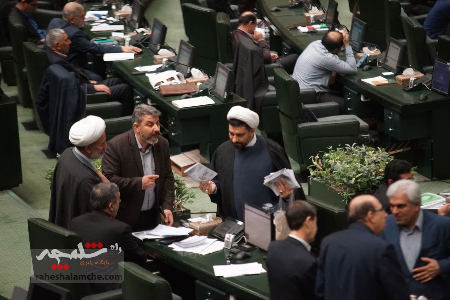 گزارش تصویری صحن علنی مجلس- 15 اسفند — تصویر 54