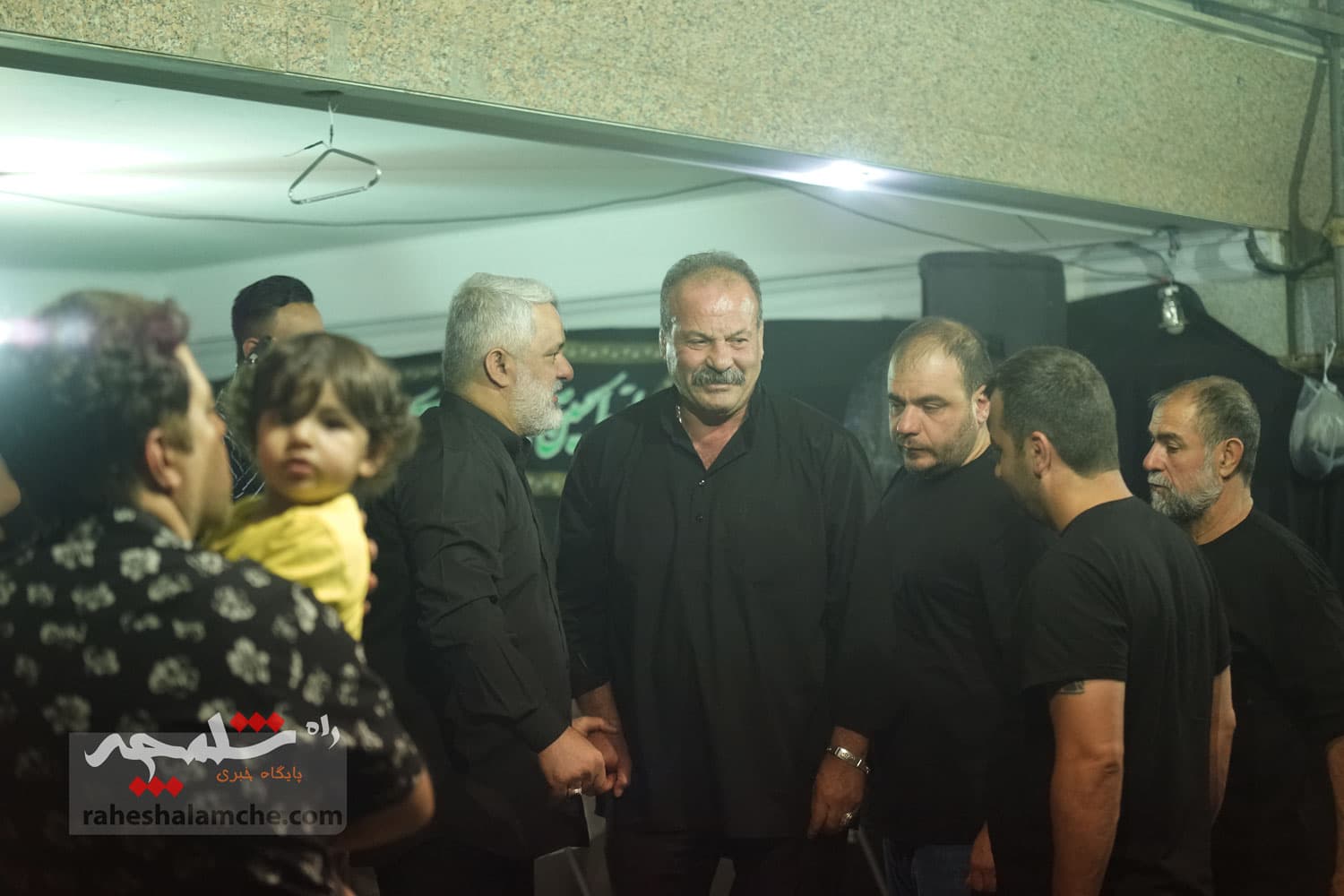 پخت آش نذری و روضه خانگی در شب 28 صفر +تصاویر — تصویر 24