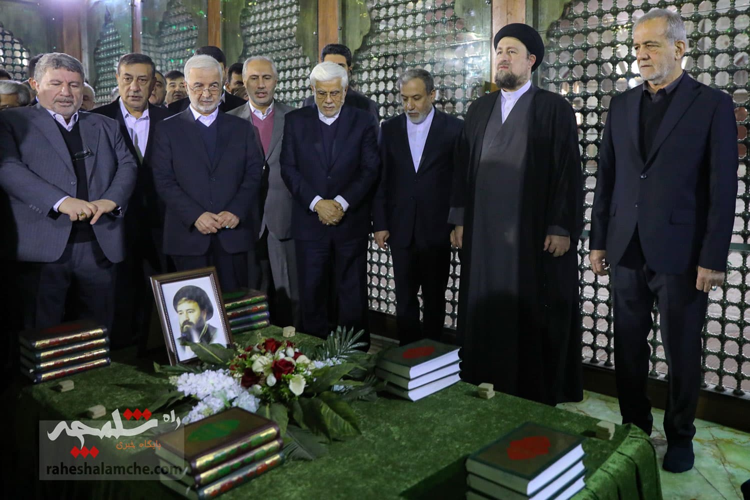 تجدید میثاق هیئت دولت با آرمانهای امام راحل و شهدای انقلاب اسلامی +تصاویر — تصویر 19