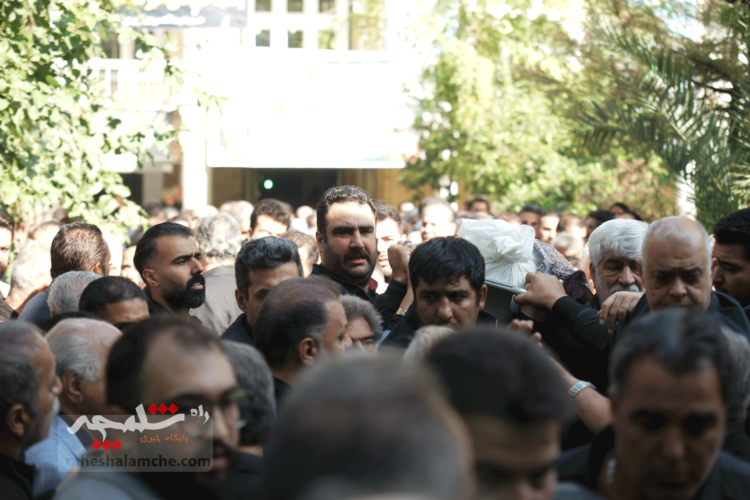 پیکر علیاکبر سفیدگران تشییع شد +تصاویر — تصویر 86