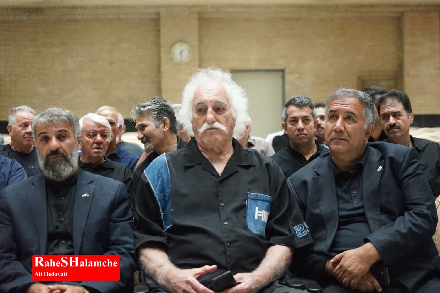 مراسم ختم رضا سوختهسرایی در غیاب مازندرانیها +تصاویر — تصویر 13