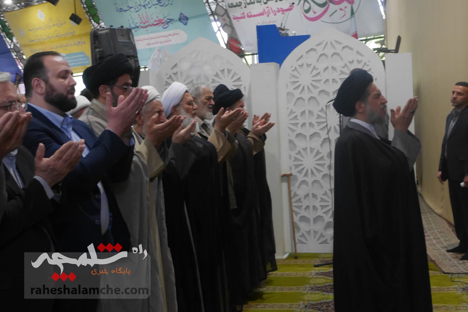 نماز جمعه 15 فروردین تهران برگزار شد +تصاویر — تصویر 69