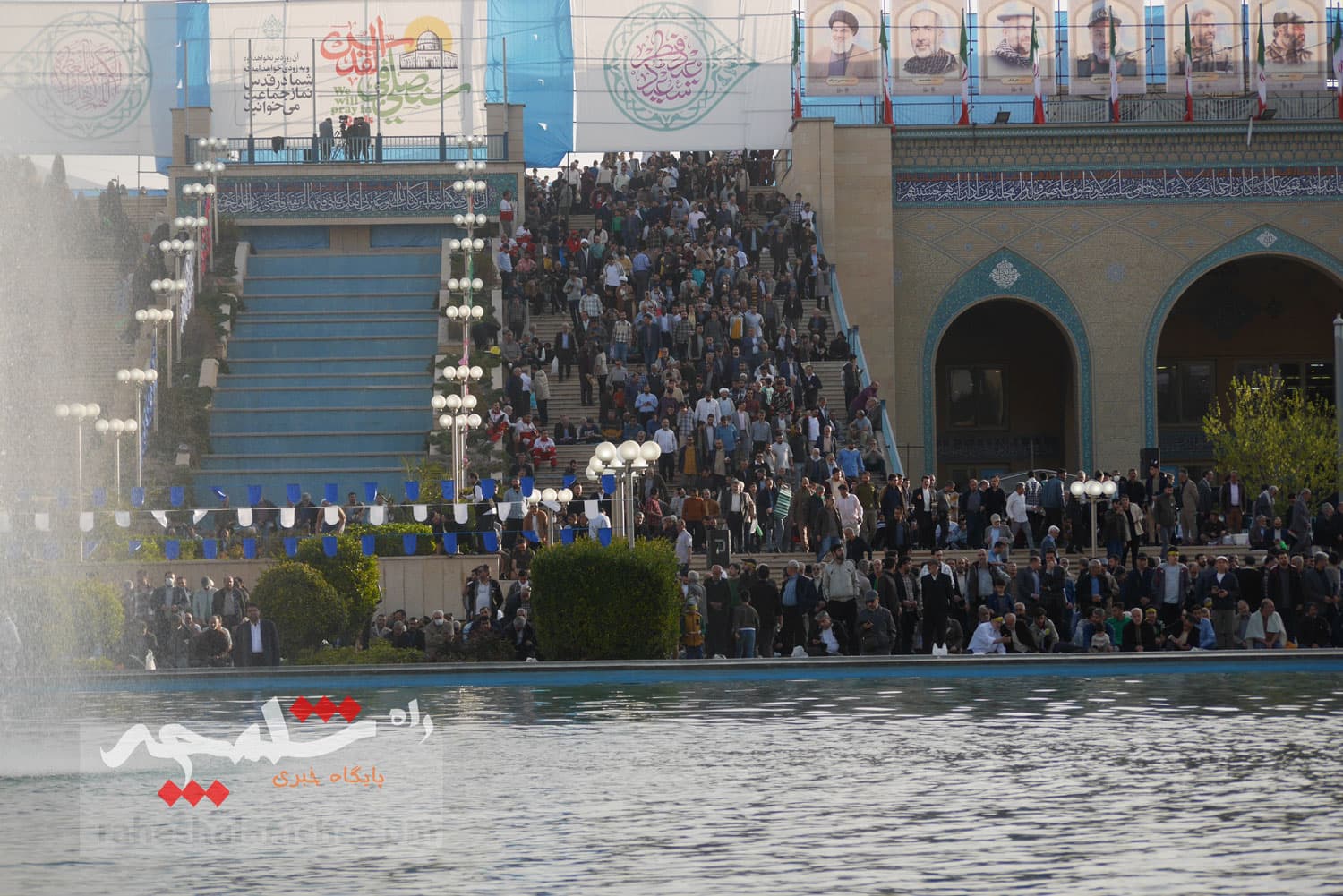 گزارش تصویری اختصاصی راه شلمچه از نماز عید فطر به امامت رهبر انقلاب — تصویر 35
