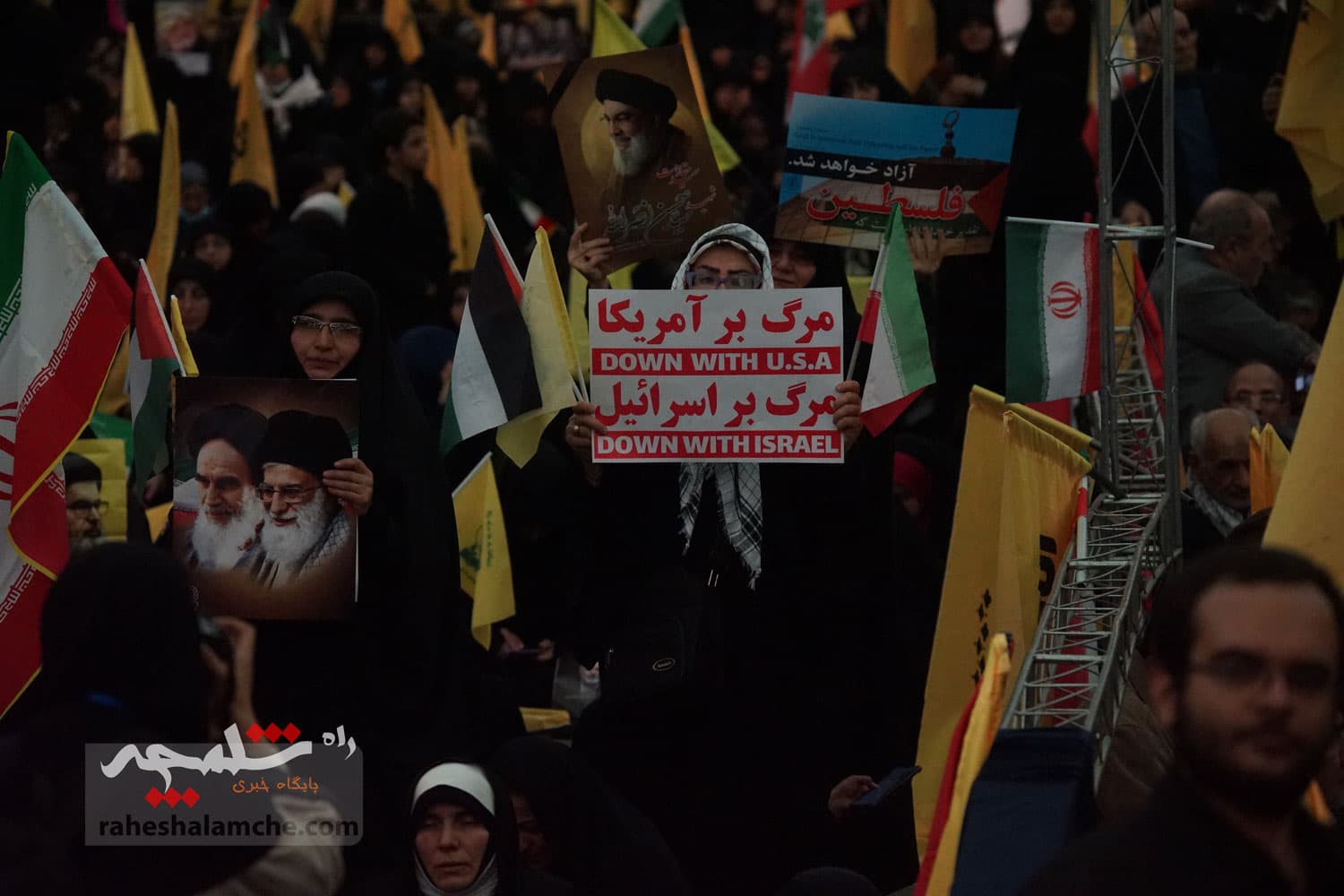 مراسم گرامیداشت شهید سیدحسن نصرالله در مصلی تهران برگزار شد +تصاویر — تصویر 44