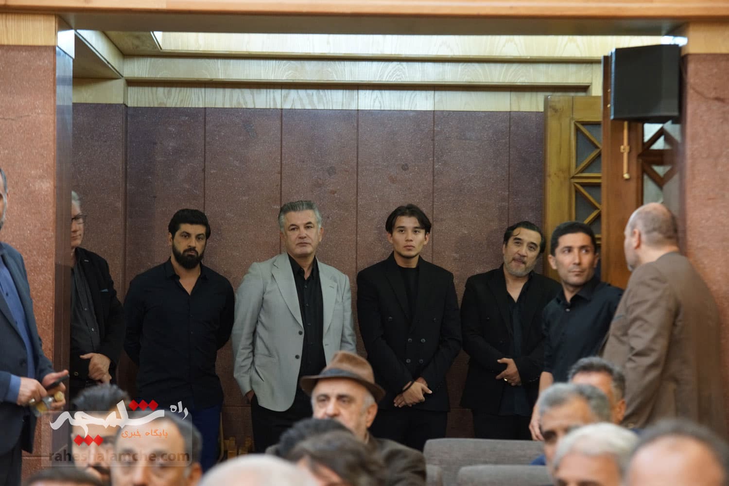 مراسم ختم پدر خداداد عزیزی چه کسانی بودند؟ +تصاویر(1) — تصویر 43