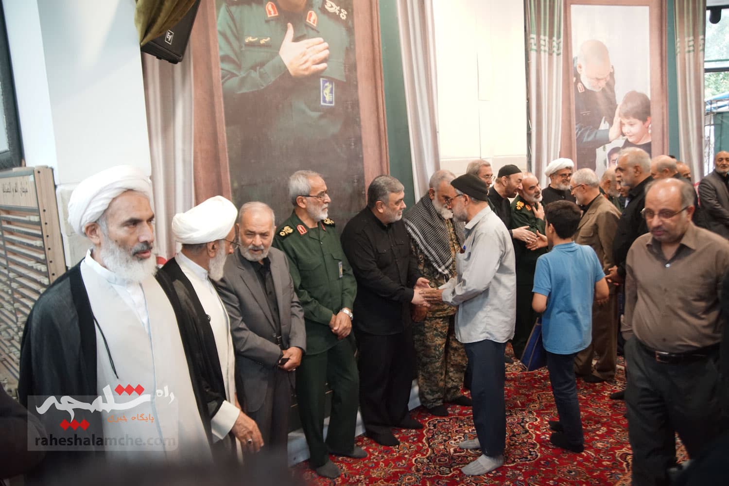 در مراسم اربعین سردار شهید سلامی چه کسانی بودند؟ +تصاویر — تصویر 33