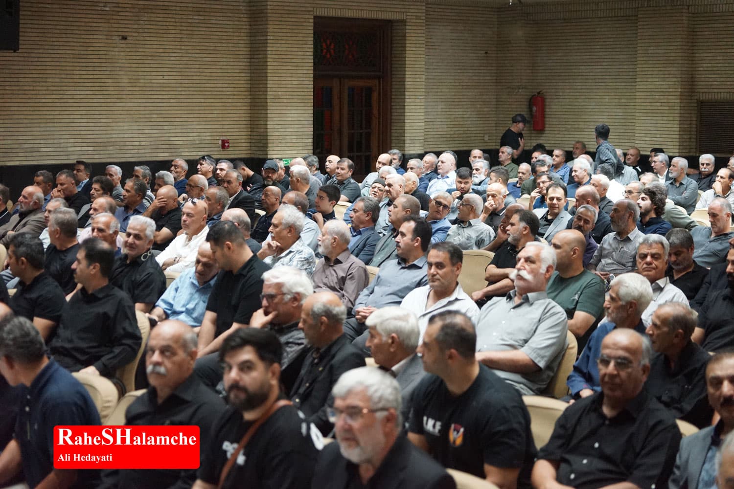 مراسم ختم رضا سوختهسرایی در غیاب مازندرانیها +تصاویر — تصویر 30