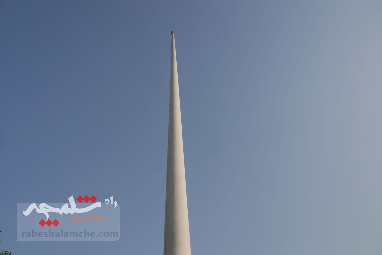تهران با اهتزاز بزرگترین پرچم عزای حسینی در جهان به استقبال محرم رفت +تصاویر — تصویر 3