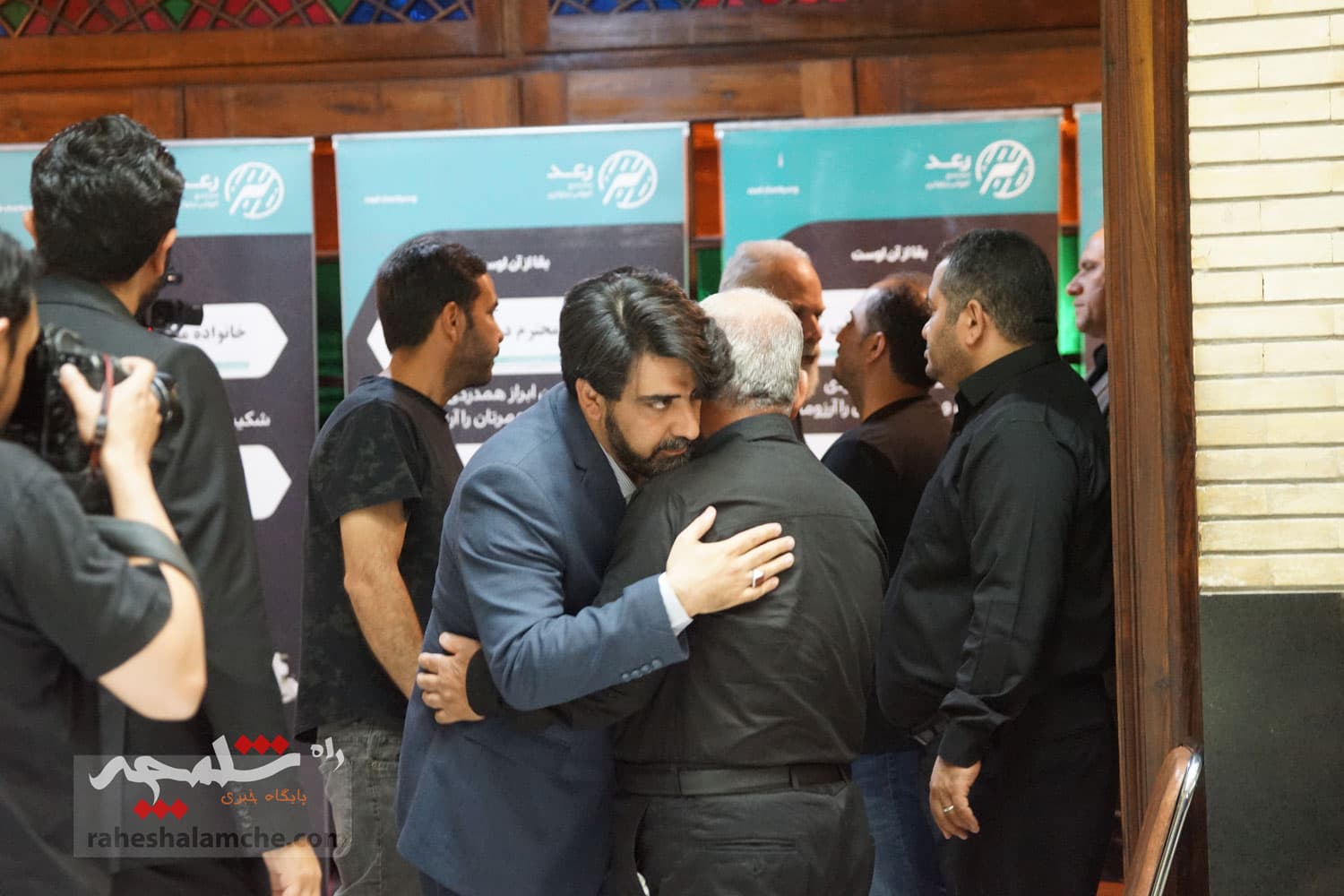 مراسم هفتمین روز درگذشت «محمدرضا درجاتی» +تصاویر — تصویر 92
