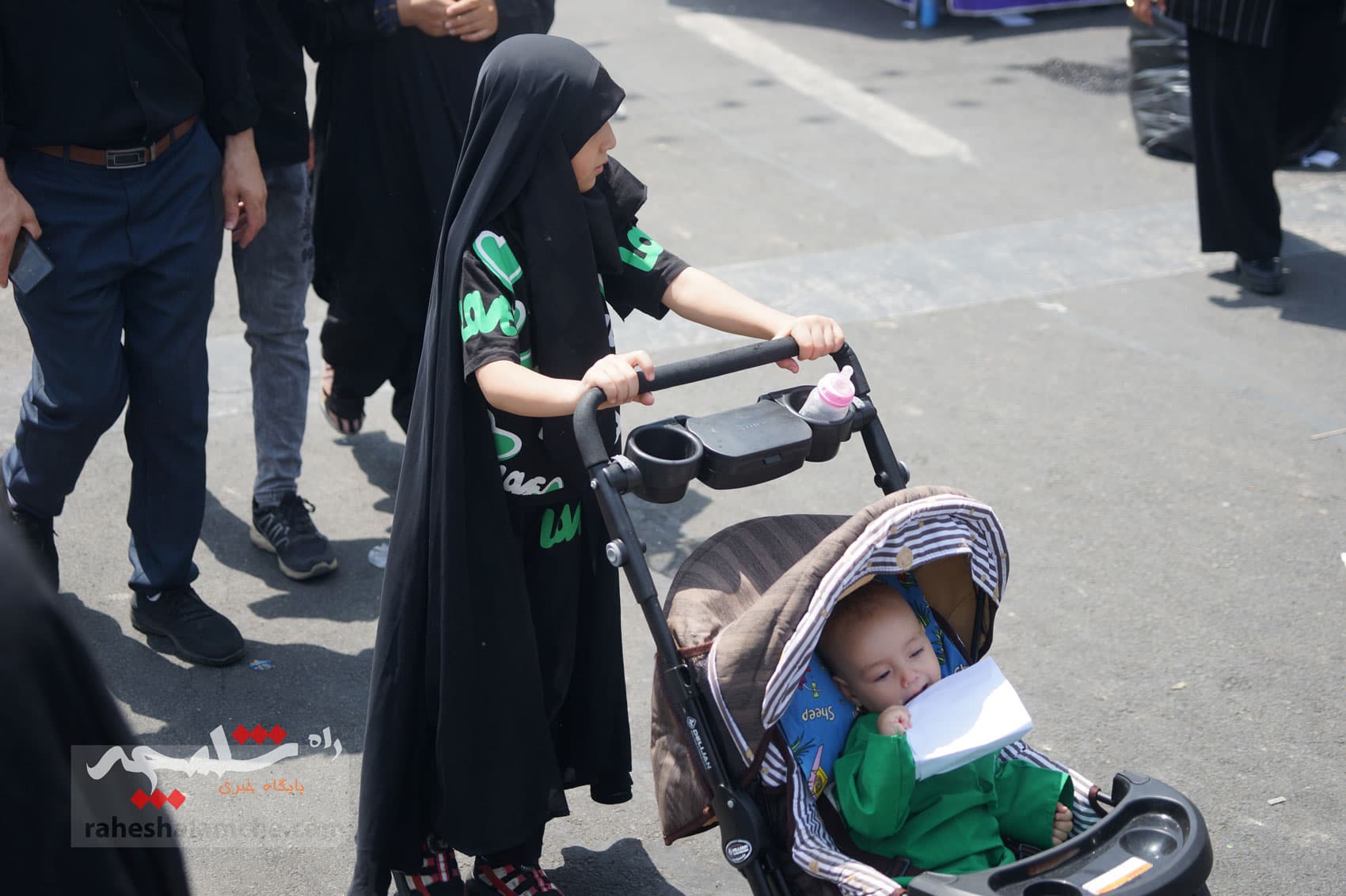 جاماندگان پیاده اربعین حسینی در تهران +تصاویر — تصویر 44