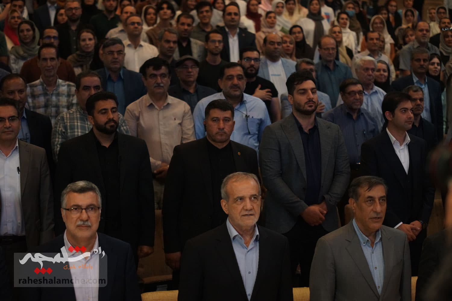 آیین گرامیداشت «روز پزشک» با حضور پزشکیان برگزار شد +تصاویر — تصویر 5